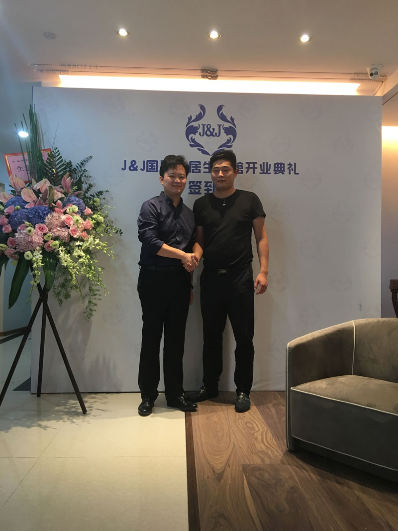 圖左為鄒總,圖右為英嘉尼杜總