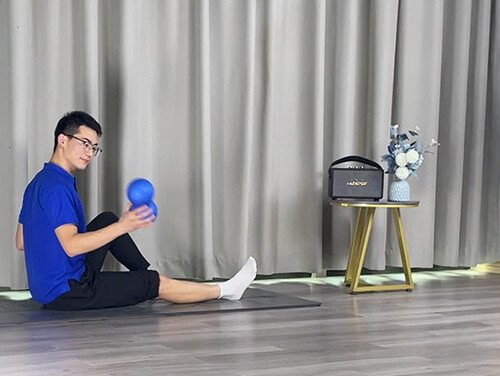 <b>兩百萬健康領域博主阿群首選MAKECHEE多功能音箱M3作為教學專用音箱</b>